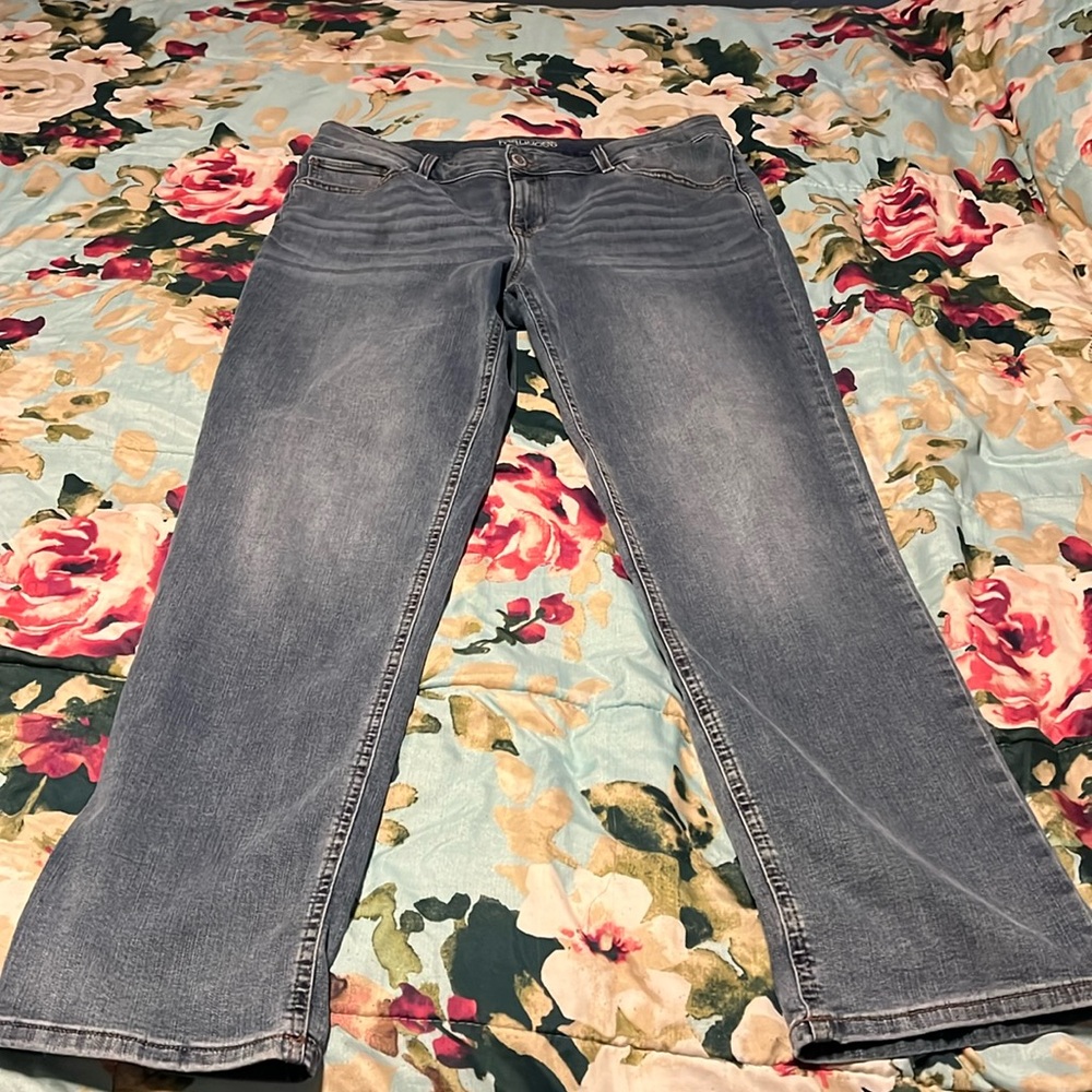 Maurice’s Mid Rise Relaxed Fit Jeans Size 14